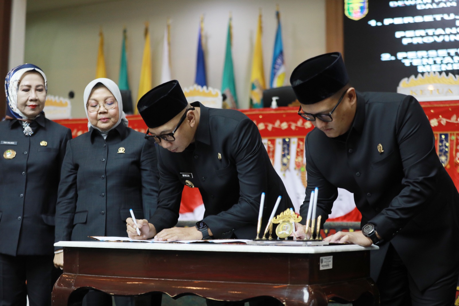 Penandatanganan Raperda APBD 2024 dan Persetujuan RPJMD 2025-2029, Lampung Mantapkan Arah Pembangunan