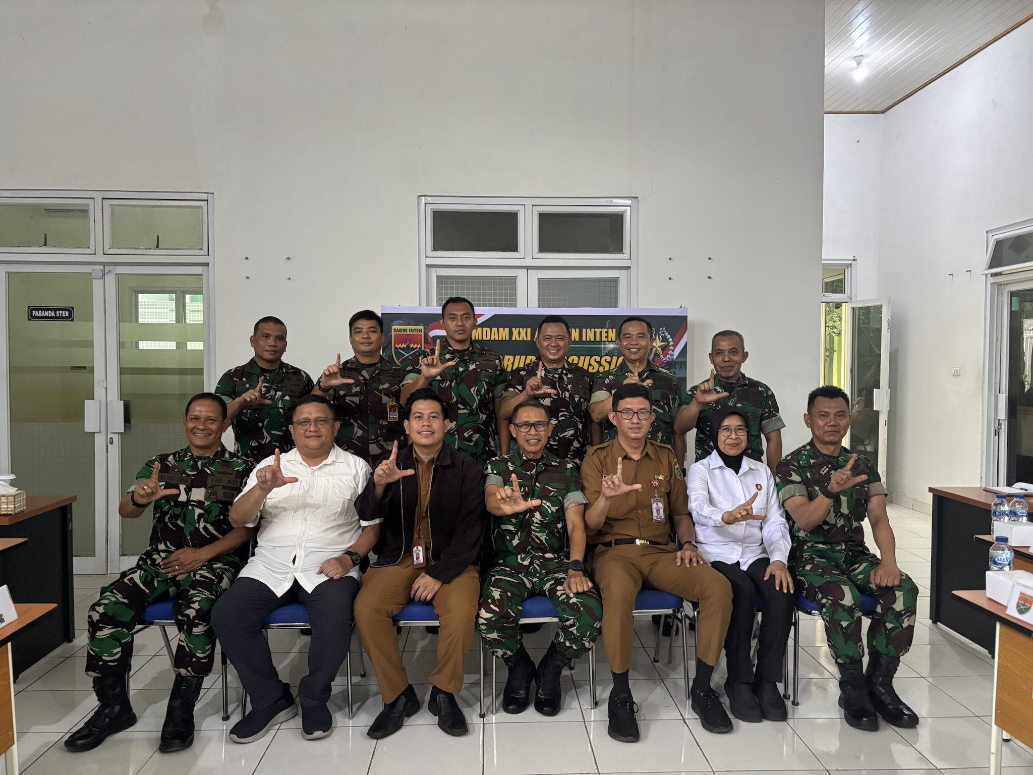 Rapat Analisis Peraturan Perundang-undangan di Lingkungan Kodam XXI/Raden Inten, Muhammad Rifaldi Suhendro,S.Tr.IP.,M.Si wakili Biro Hukum