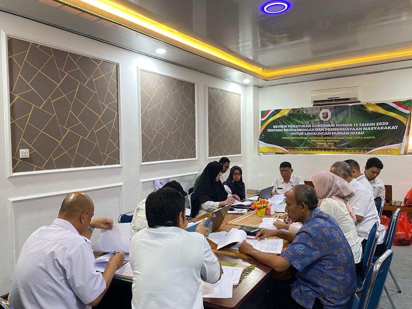 Rapat Rancangan Peraturan Gubernur Tentang Penanganan Kawasan Kumuh Terintegrasi